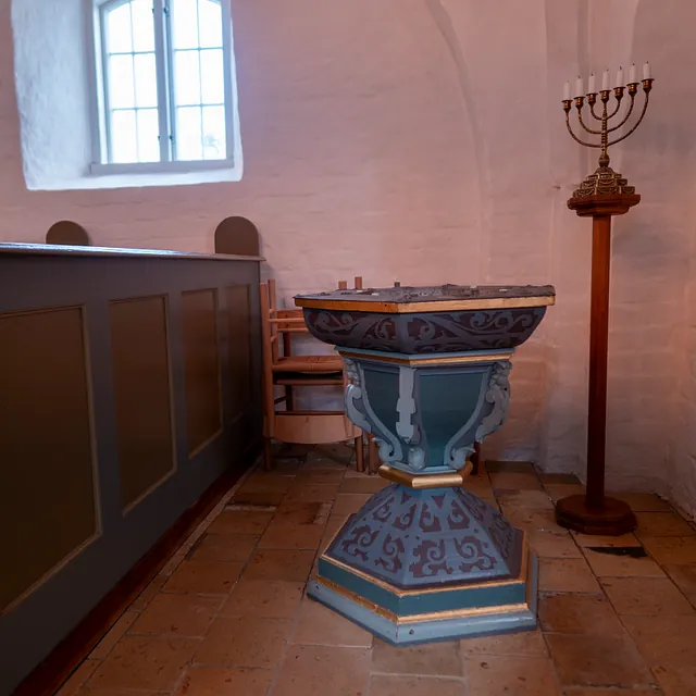 Kvislemark Kirke døbefont