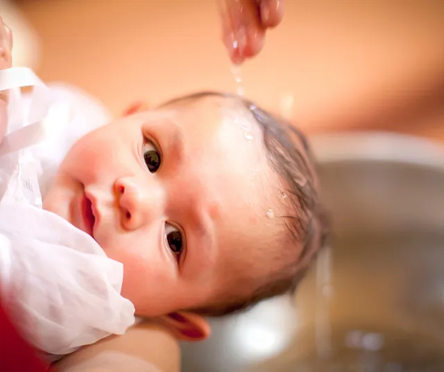 baby der døbes
