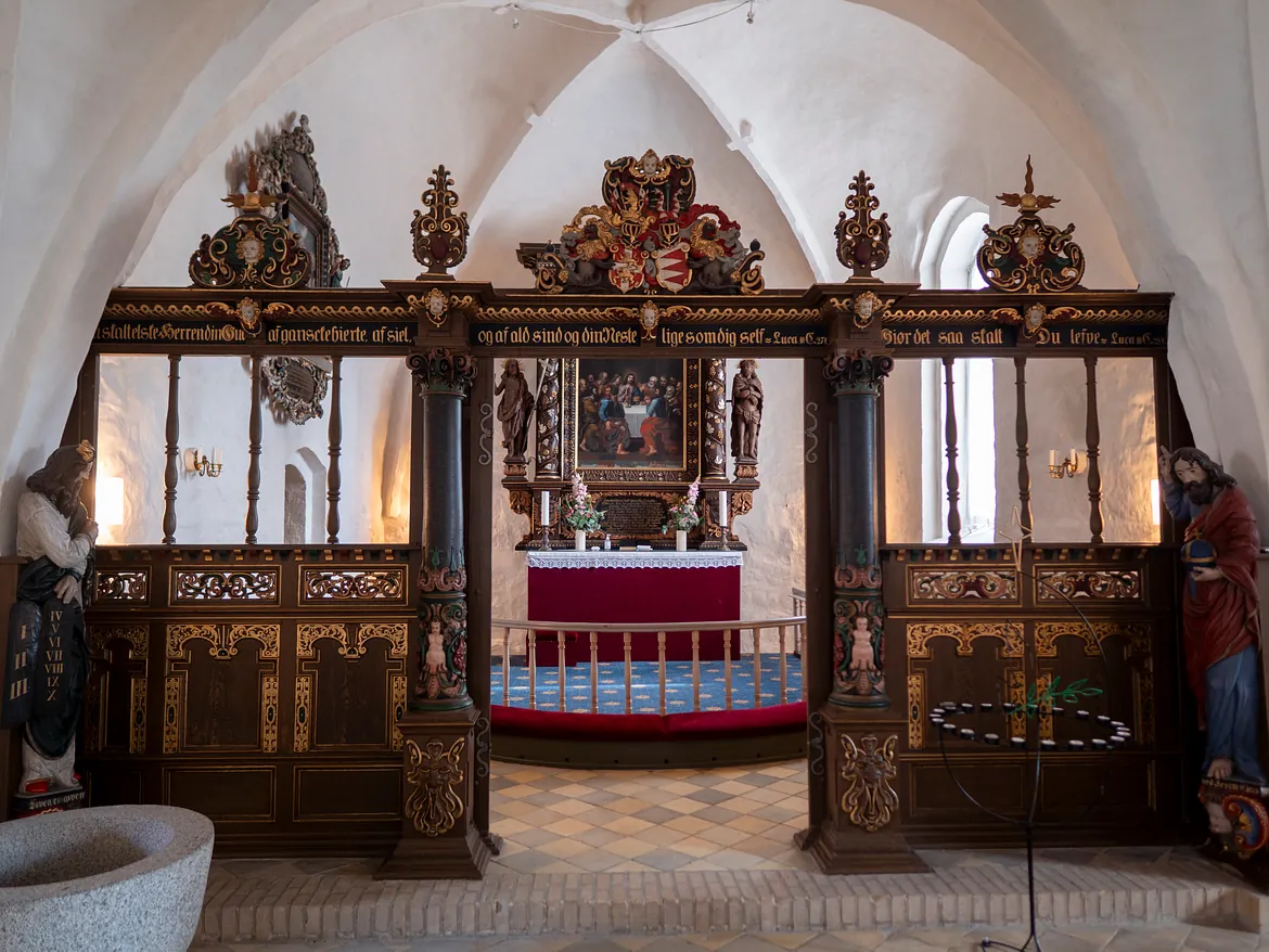 Fyrendal Kirke alter