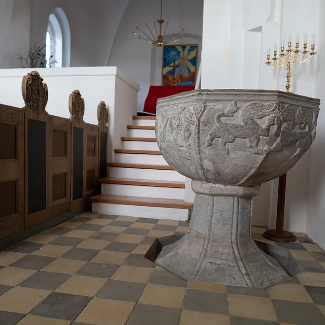 Førslev Kirke døbefond